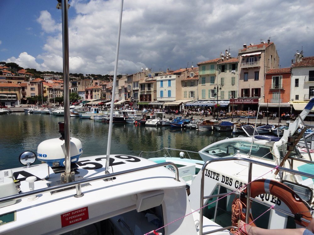 vincentmenezes's tweet photo. #PortofCassis #Marseille

#Boatvisit~stunning
#Calanquesarea!

#luxury #travel
.@FranceTourismUS
.@BonVoyageurs https://t.co/rTsakmb16g