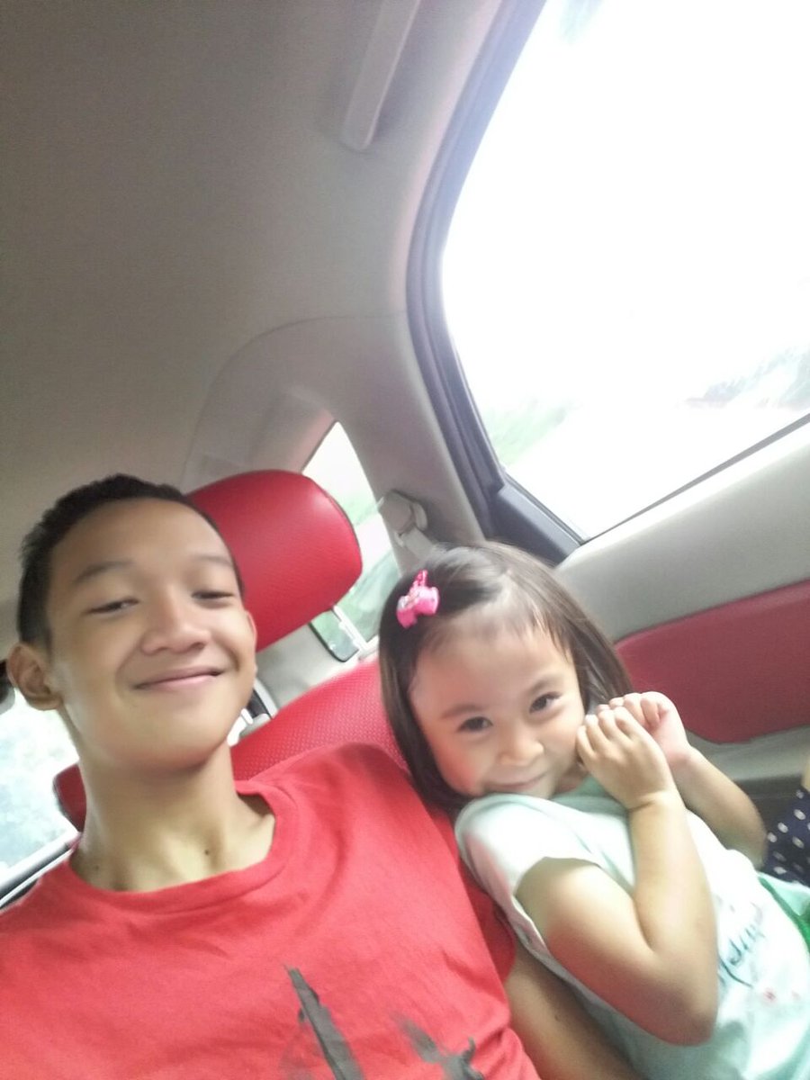 FebryMeuthia's tweet photo. Have a nice weekend! #Sarasa #Raafi https://t.co/WSpbNCQ7Fp