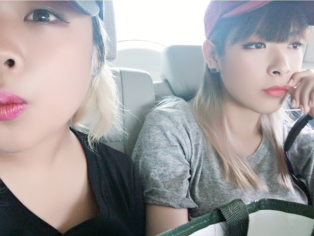 na_dbcm's tweet photo. 明日は姉妹で、ライブたのしみすぎる https://t.co/8Wwl5xkCGo