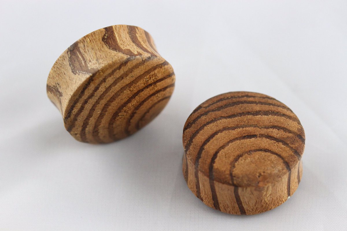 TwoFeathered's tweet photo. I love the grain in this wood. Makes for really nice looking plugs #plugs #stretchers #earstretch #piercings https://t.co/1DZagK14Pe