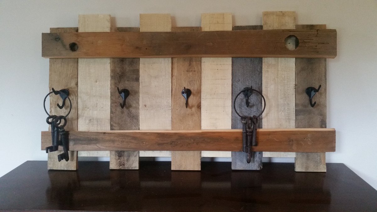 3a9design's tweet photo. #NewPiece up! Thought we could only do #furniture, huh??
#handmade #custom #reclaimedwood https://t.co/voKob0gN9Z https://t.co/3pPSdoLcLh