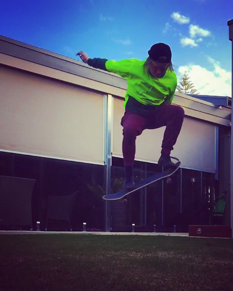 James_clark1999's tweet photo. Ollie 🤘🏻 #skate #skateboarding https://t.co/isf8SZId6L