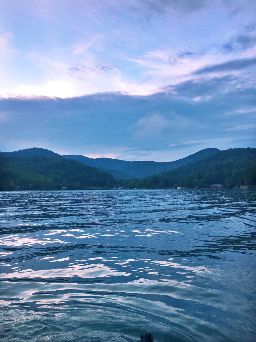 LakeBurtonGuide's tweet photo. #lakeburton https://t.co/1WfAm3lAOg