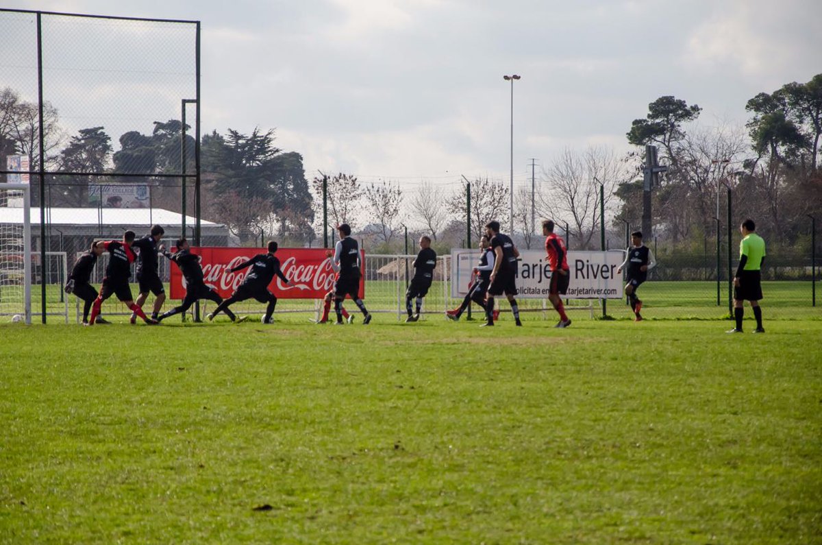cacc_sde's tweet photo. #PRETEMPORADA imágenes del partido amistoso ante la reserva de #RiverPlate  el jueves pasado en el predio de ezeiza https://t.co/BKN2U4enRD