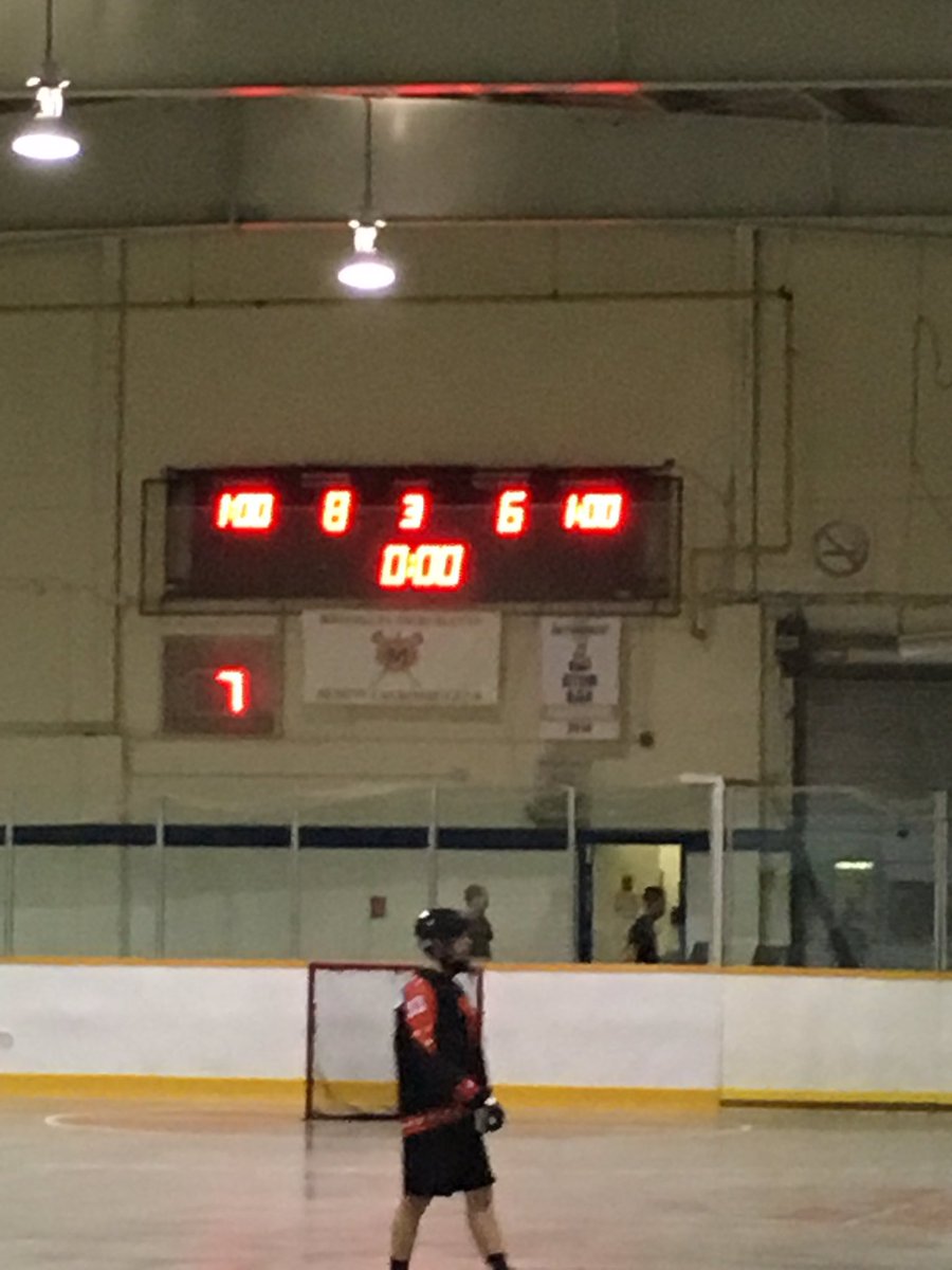 merchantslax's tweet photo. 8-6 Merchants Final for game 3! Series at 2-1 Merchants out of five! 
#MerchedIt https://t.co/mvCLudjiou