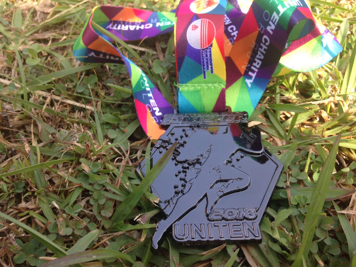 runiazzz's tweet photo. #unitencolorrun https://t.co/h4SRcAaXSy