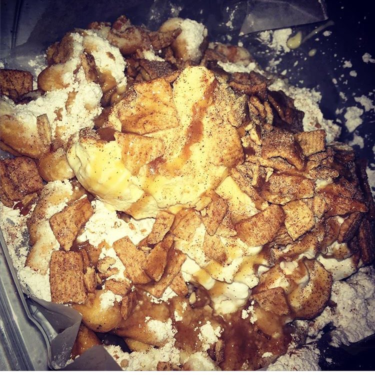 daisweetss's tweet photo. #whosyafavbaker? #daisweets 😛😛🤘🏾🤘🏾🤘🏾🤘🏾🤘🏾 #baltimoreeeee https://t.co/W2HWT1dHYr