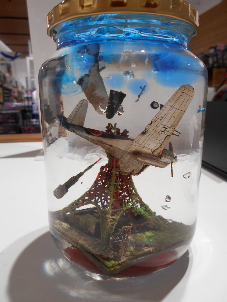 コトブキヤ立川本店 Ar Twitter 立川本店自由研究 吸水ポリマーを利用した工作を紹介中 なんで浮いてるの 塗装落ちない Etc 少しでも気になったら立川本店へ 見本に使用しているアルジャーノンプロダクト ジオクレイパー も販売中 自由研究