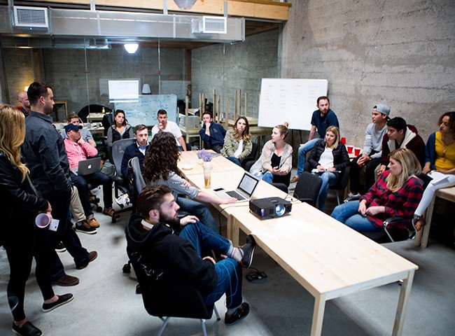 ScotSessions's tweet photo. Check it out, @HireVue is listed this on the @dailymuse https://t.co/8epK8A1mBC #VueNation #JobVue https://t.co/iM0Baz4QrB