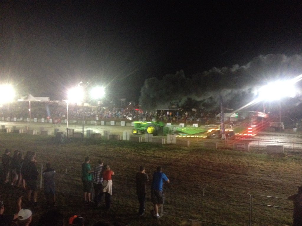 derrickPRF's tweet photo. Nothing quite like a 6030 #EmbroTractorPull https://t.co/pZm7KPkPkf