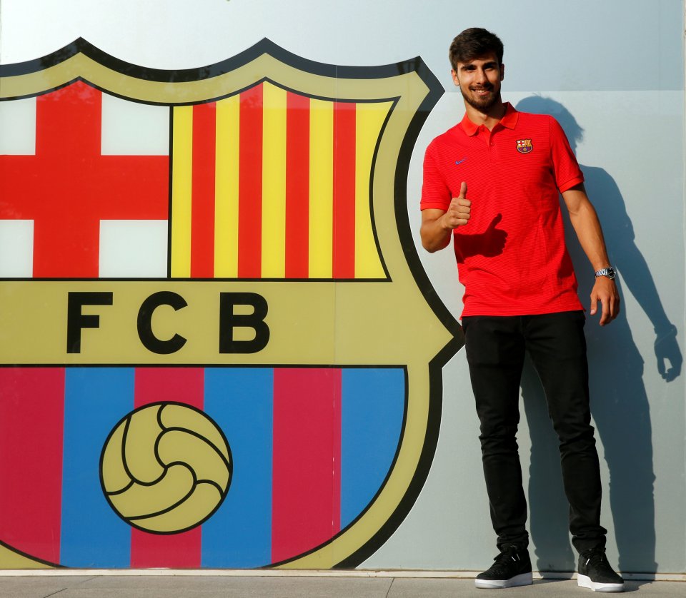 RANDOMSPORTSR's tweet photo. OFICIAL: ANDRE GOMES NUEVO JUGADOR DEL BARCELONA https://t.co/Sgj3sODWrG