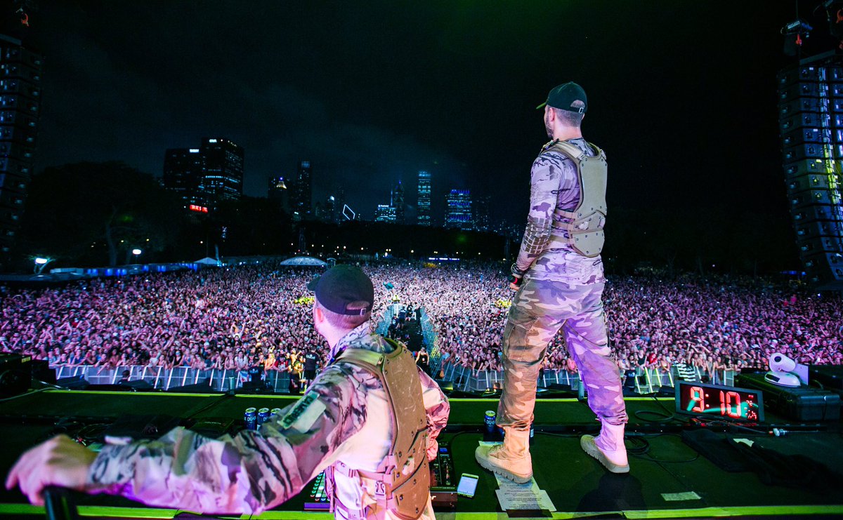 FLOSSTRADAMUS's tweet photo. HOMECOMING KINGS ⚠️👑 
THANK YOU #LOLLA! https://t.co/gdoO0YJDg2