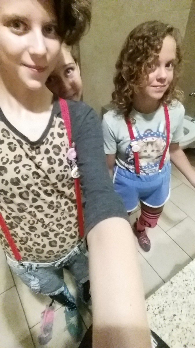 JordanGoldberg8's tweet photo. This is what happens when I go to the mall #OnGeek #SuperDorks https://t.co/c5Lz3f50OS