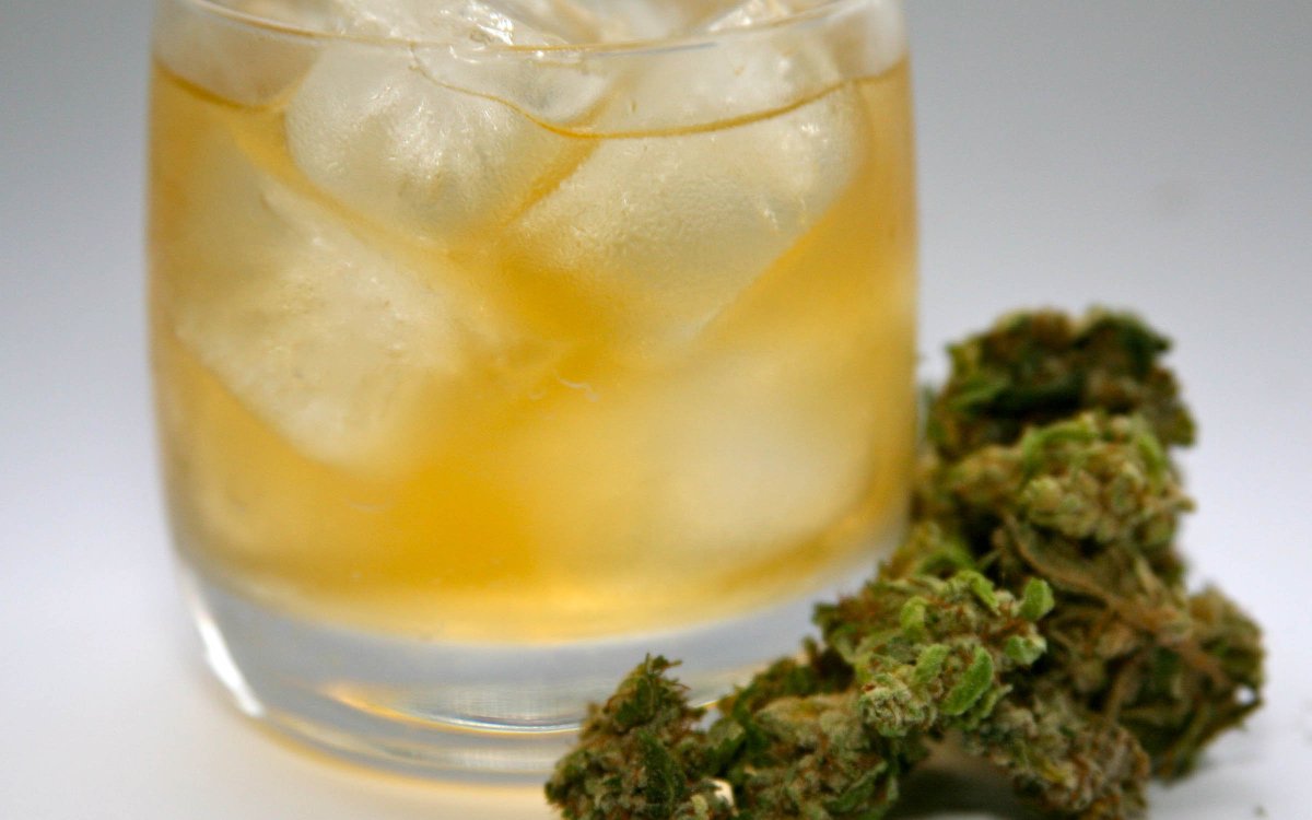 HIGH_TIMES_Mag's tweet photo. Lose the Booze for Many Reasons and Pursue Puffing for Even More. 
https://t.co/U9uOO7SuC0 https://t.co/KWKfcXIjuw