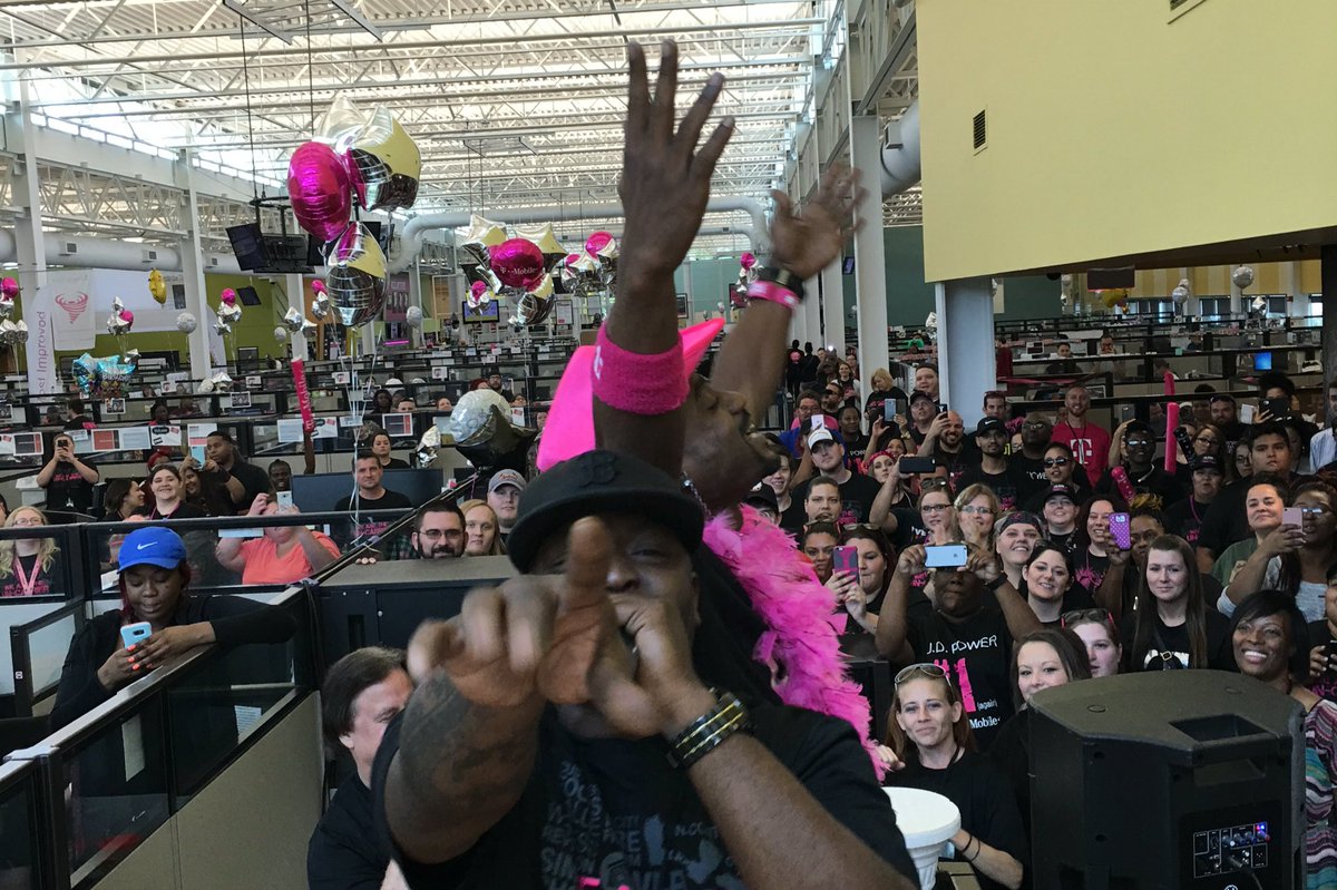 JohnLegere's tweet photo. Can't get over the amazing @TMobile #Wichita team!! https://t.co/BhdJts62Zu