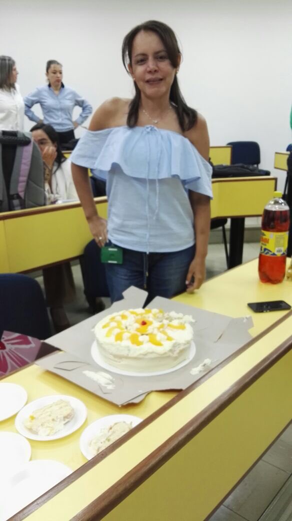 martha_guerra29's tweet photo. Celebrando #micumple con los amigos del #mbacali17 https://t.co/JQoO6UQIHT