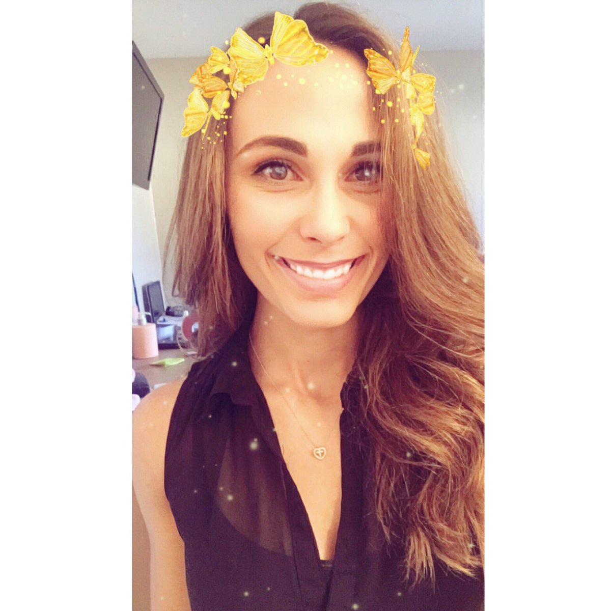 SarahHoux's tweet image. Am I basic enough yet? 💁🏼

#basicallybasic #snapchat