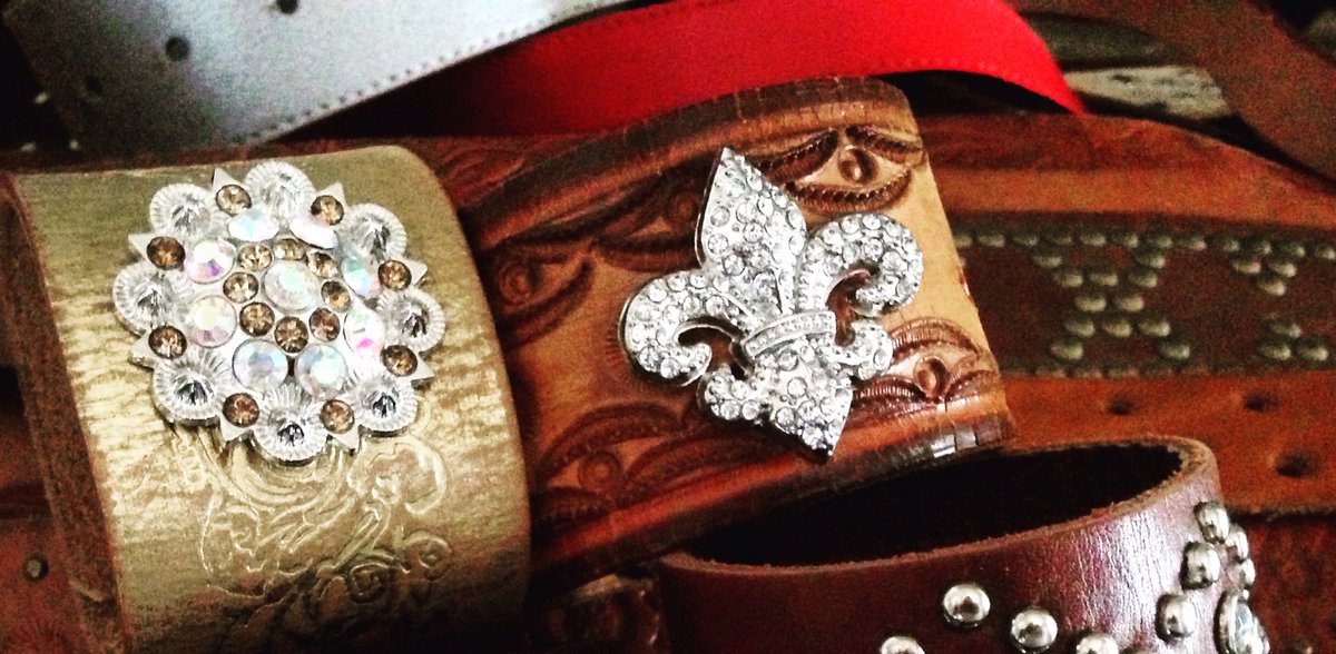 casualcuffs's tweet photo. Hm....gold or brown tooled leather tonite? It's #FridayNight so let's #cuffitup! #CasualCuffs #ecofashion #recycle https://t.co/pWmGJsPjzQ