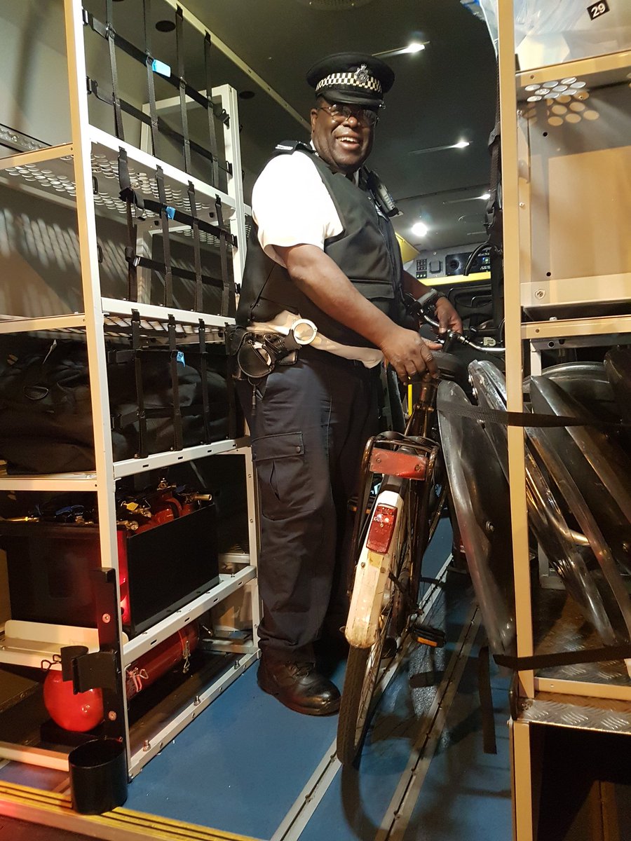 MPSSpecials's tweet photo. Injured cyclist assisted &amp; rave nipped in the bud. Just another day for this @MPSHackney veteran &amp; team. #GDMSC https://t.co/Ulbcveo0gX