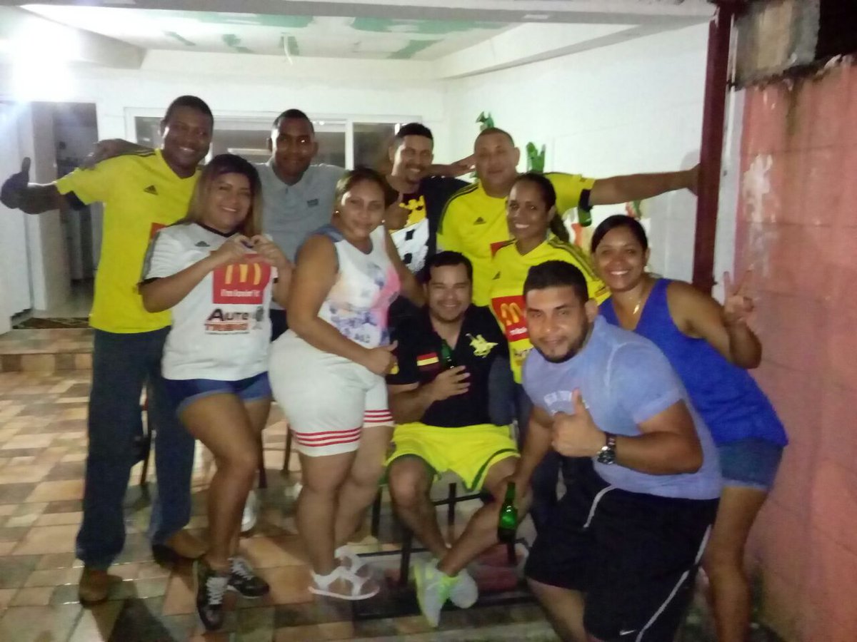 cdupanama's tweet photo. Sintonia total por nuestras redes sociales nuestros hinchas desde sus hogares Tecnología en esta ocacion para apoyar https://t.co/Ai6zXhQcBT