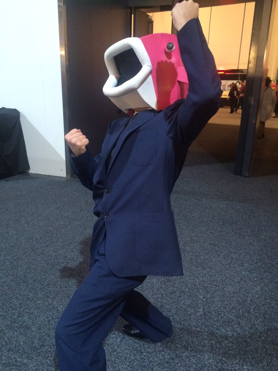 steph_heff's tweet photo. This amazing cosplayer exists
I found them at #AVCon2016 https://t.co/DIjd7G0Exa