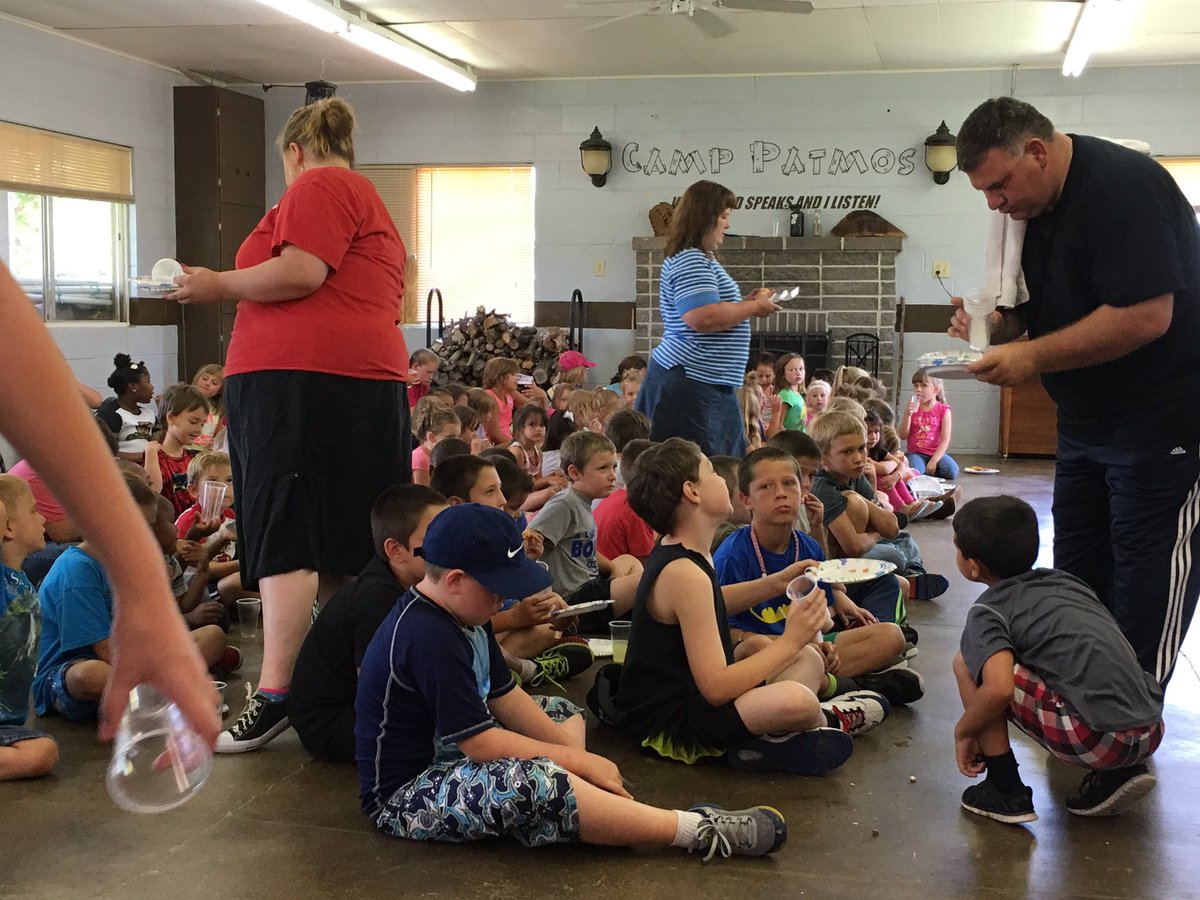DavidPaulReeves's tweet photo. Great end to our #vbc16! Thanking God for the souls saved and all of the kids who were influenced to be a light. https://t.co/8j0LJQTE4u