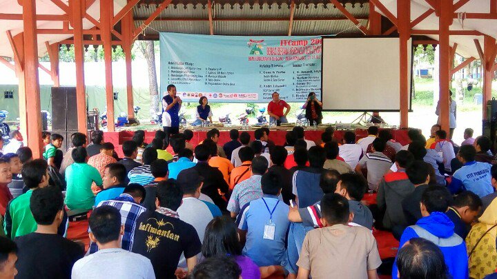 internetsehat's tweet photo. sukses yaa @puspindes @rtikpemalang @relawanTIK IT Camp 2016! kabarkan kedamaian dan keragaman Indonesia via TIK! https://t.co/nZcOEFna27