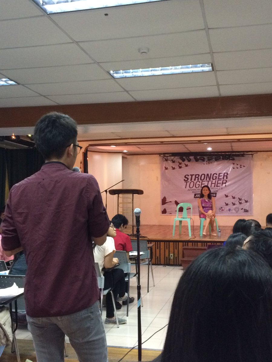 UPCN_YEARN's tweet photo. YEARN President @thecocoNATE asking Sen. Hontiveros re the health programs under the new Duterte administration. https://t.co/R36ByGgnzN