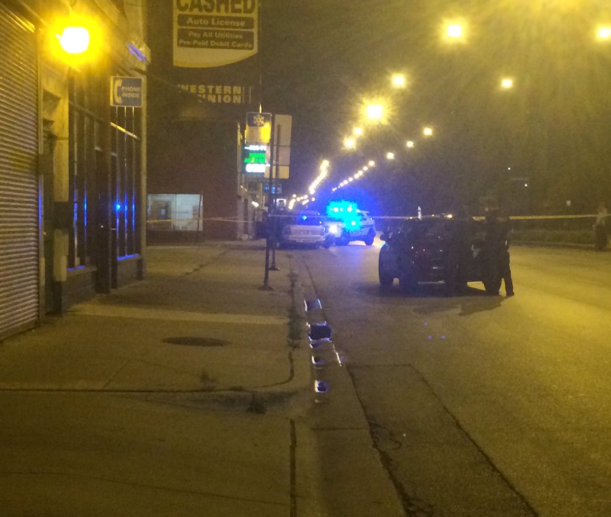 crepeau's tweet photo. 79/Artesian, fatal shooting https://t.co/seydDaO2Kq