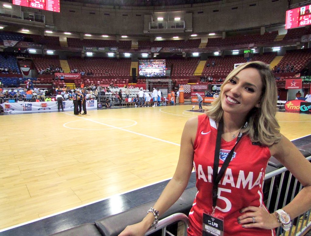 MassielMas's tweet photo. Momento de disfrutar del segundo juego de la noche de la @lpbpanama Panteras vs Águilas 🏀🏀🏀
@mulcopanama https://t.co/HyXWruOrII