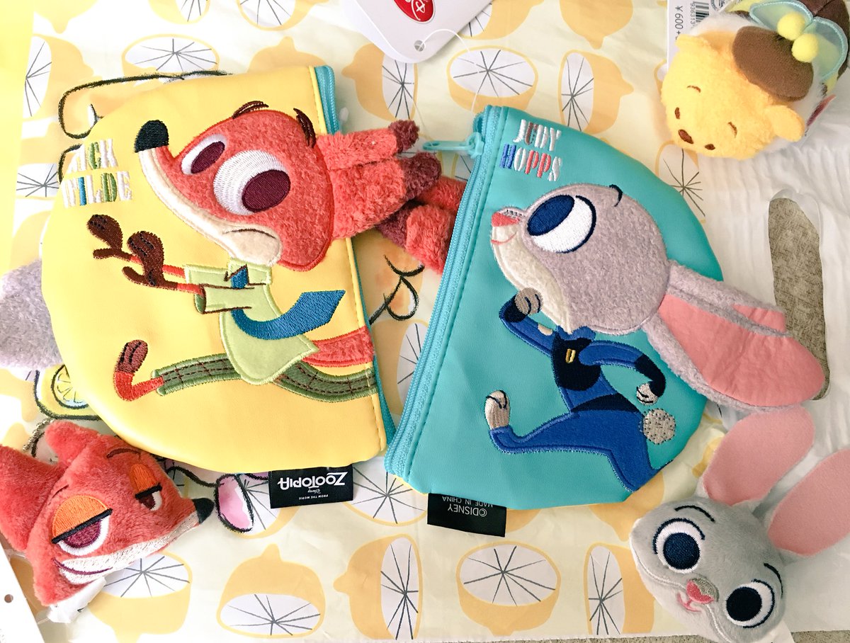 ズートピア En Twitter Zootopia ズートピア グッズ ニクジュディ ニック ジュディ ポーチ ハチプー ポーチ可愛い っ どーせもったいなくて使えないから二つ買ってもらった あとハチプーも