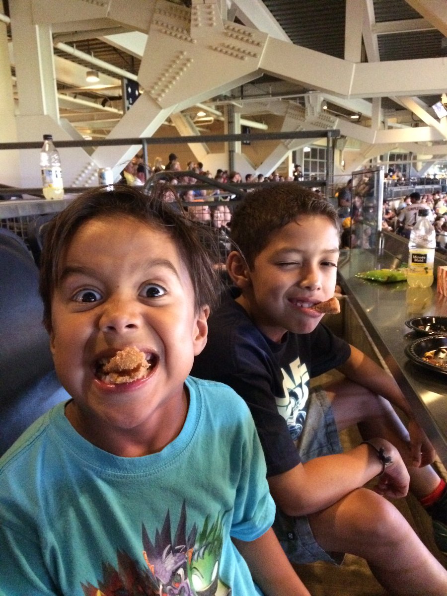 littlesnacks3's tweet photo. #SDinHD https://t.co/RBqjwG9hMJ
