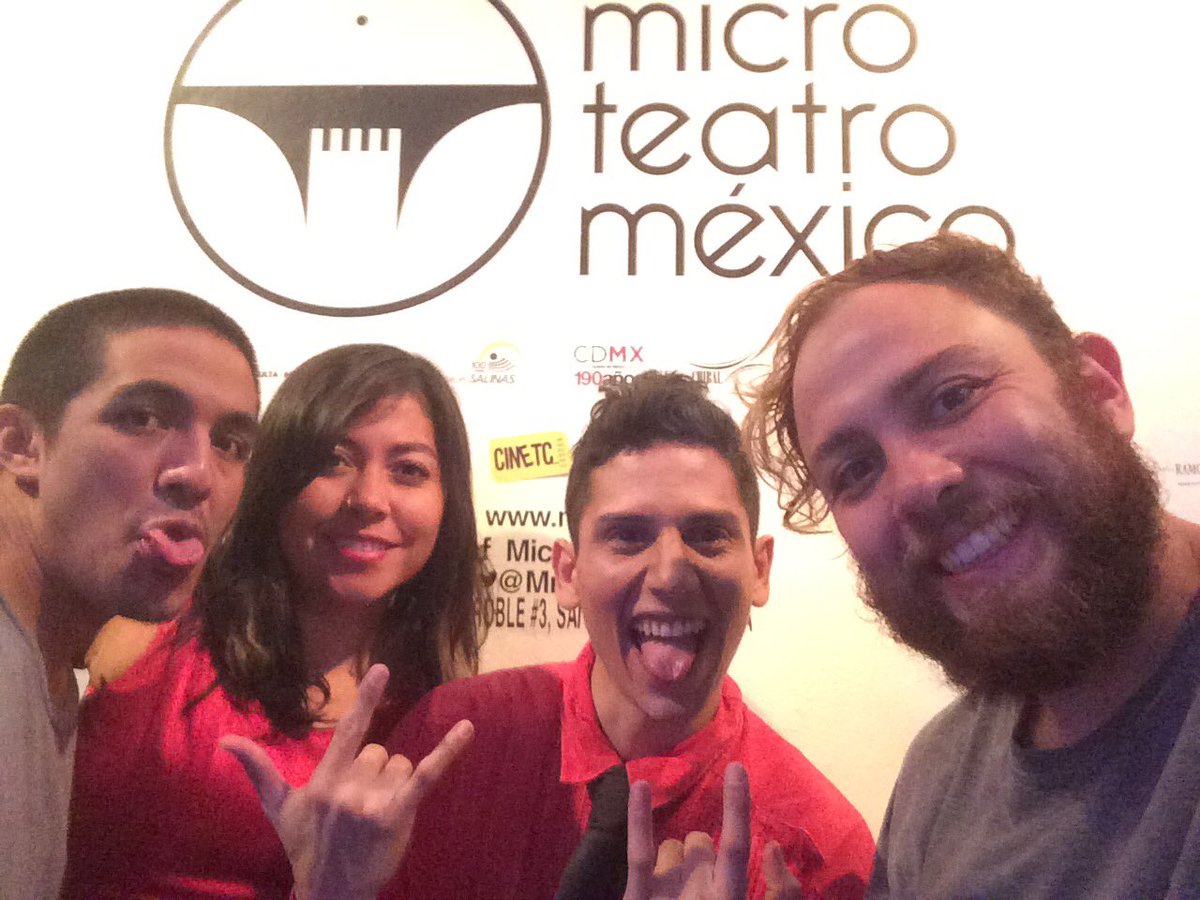 Em_I_Kennedy's tweet photo. @MicroTeatroMex #porPan degusta esta delicia  @panquebrado con @danielronzon1 @noraline_ @JulassoJulian @ValtoDanza https://t.co/3Z80dxvyex