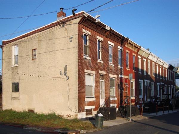 RockyLegacies's tweet photo. Rocky's home in 1976 was a two story row-townhouse in the Kensington neighborhood of Philadelphia, PA https://t.co/M2rlrP8QSN
