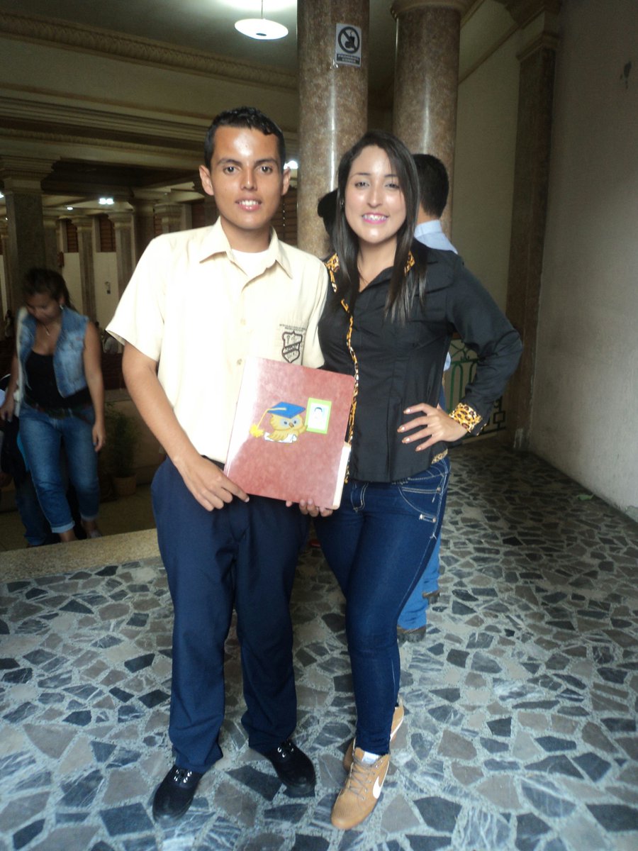 KC23_DY's tweet photo. En la graduacion de mi gordo! #Felicitaciones #promoXXXVII #acelebrar #unametamascumplida #loviuu @briancarrizo18 https://t.co/JNHflyW256