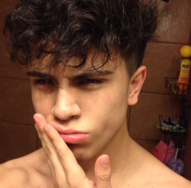 your local twink. 💫