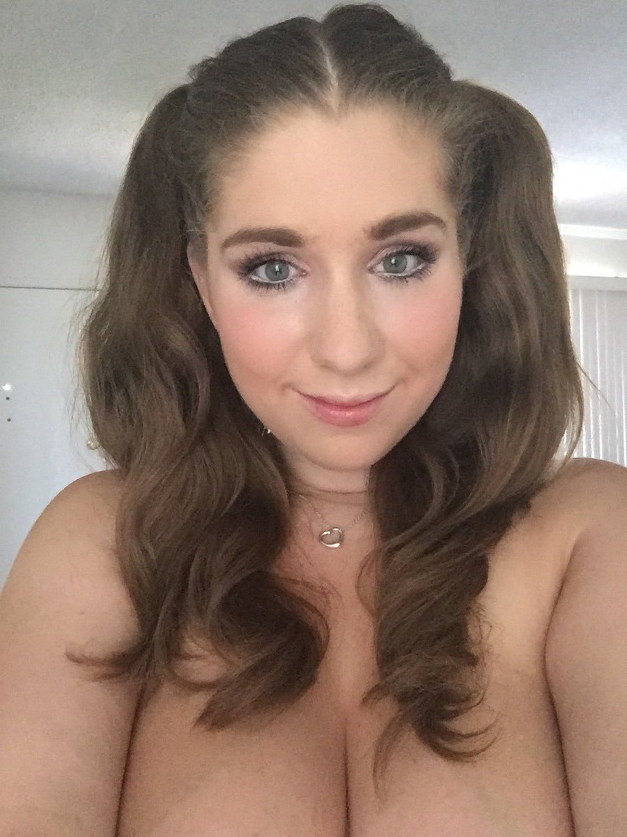 AlexChancexxx's tweet photo. If this gets 300+ RTs, I will follow every person that retweets it. Likes don't count! #DogfartGOTM @AlexChancexxx https://t.co/7QQwIaxnIb