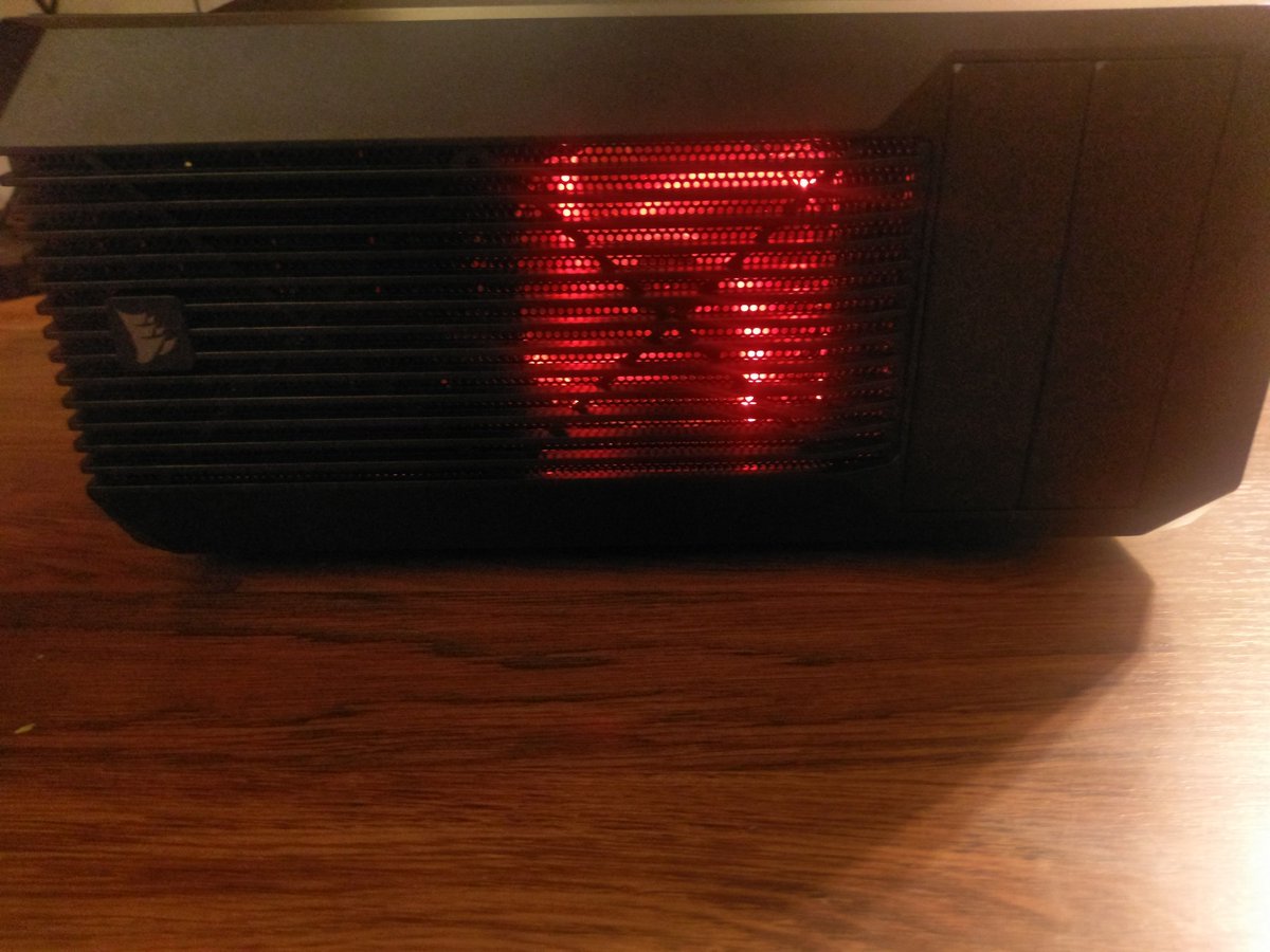 Mrsnoopyz's tweet photo. My new PC set up https://t.co/9XEI1JI9Ya