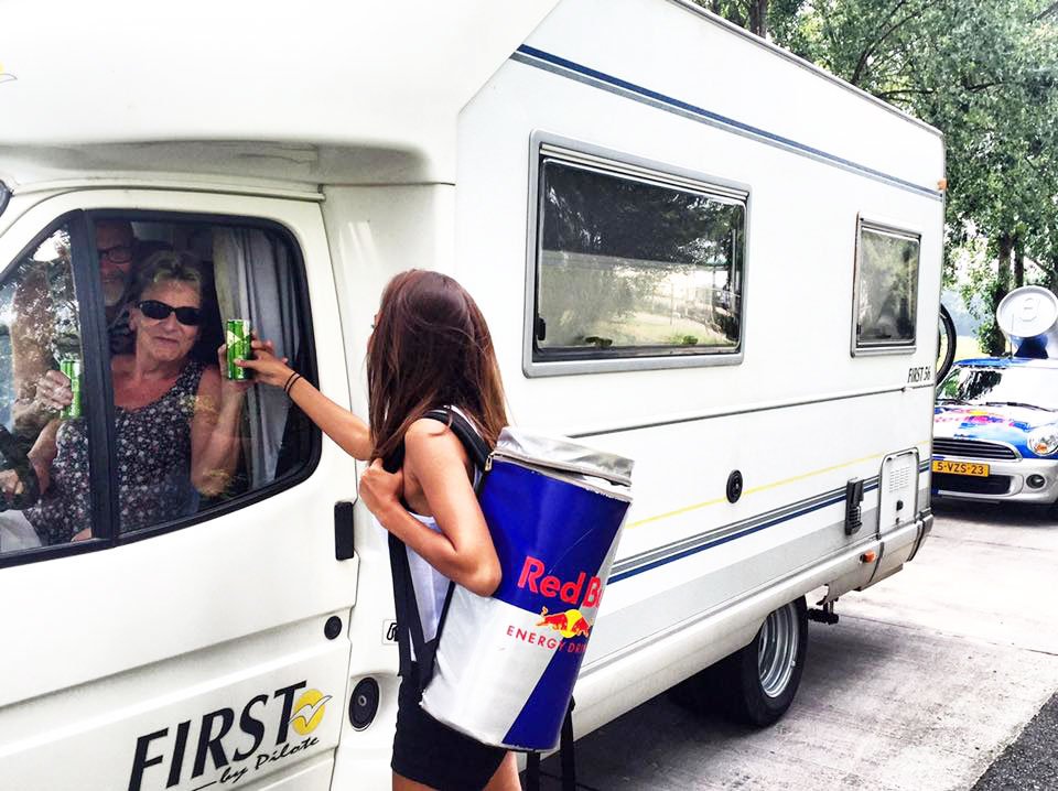 redbullNED's tweet photo. Voor als het straks weer doorrijdt. #focus #zwartezaterdag #limeedition https://t.co/7qApKPLdLd