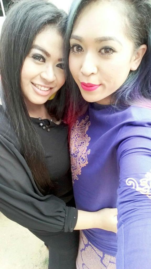 MizzNadra's tweet photo. open house
#Throwback 
#soulmate https://t.co/Gg4jHtGXOs