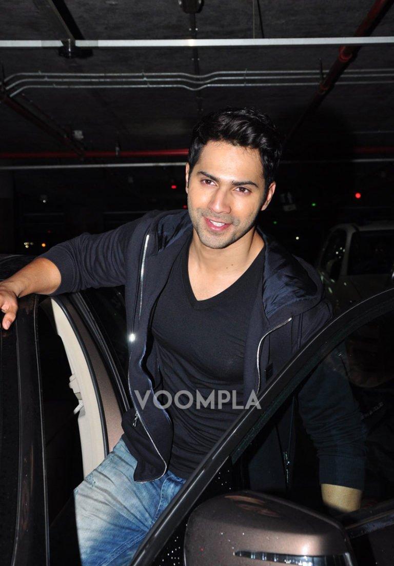 VarunDvnGlobe's tweet photo. @Varun_dvn good morning VD. Have a wonderful day. #letsDishoom yay ๐ https://t.co/Avb1RyMqrZ