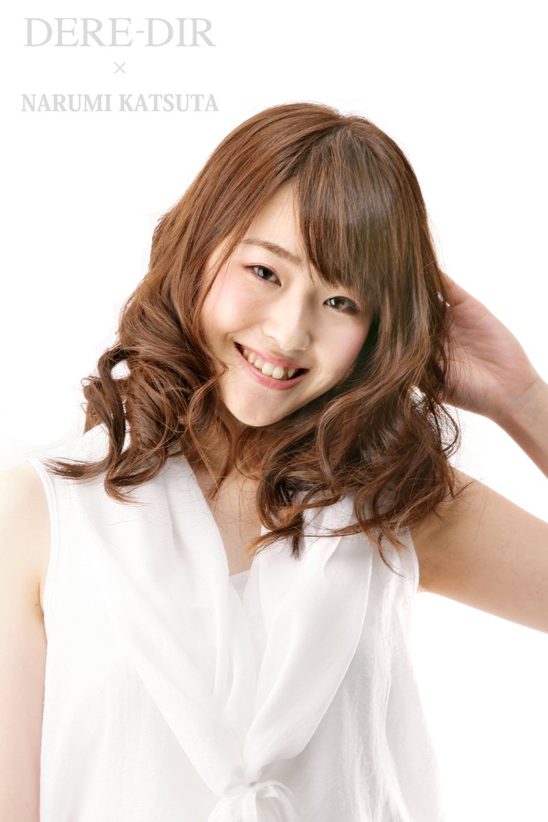 DERE_DIR's tweet photo. オーディション3位 勝田 成美さんです♡笑顔が素敵な女の子です♪
【大人ナチュラル】ベージュカラーで大人な雰囲気を表現。メイクはゴールドラメで輝きのある目元に♡
@luv_syan
#デレディール #DERE_DIR #勝田成美 https://t.co/JjCWLJvY3o