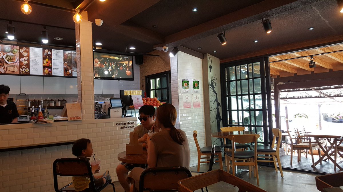 plucksebaee's tweet photo. 속초 makangmakang 샌드위치 전문점
가격이 그렇게 싼편은 아니지만 가게 분위기도 좋도 점원들도 친절하고 ㅎㅎ
샌드위치 맛도 일품입니다 ㅎㅎ 속초 여행가시는 분들은 한번 방문하는것도 꽤 괜찮을것같아요! https://t.co/6Z74sHdJUA