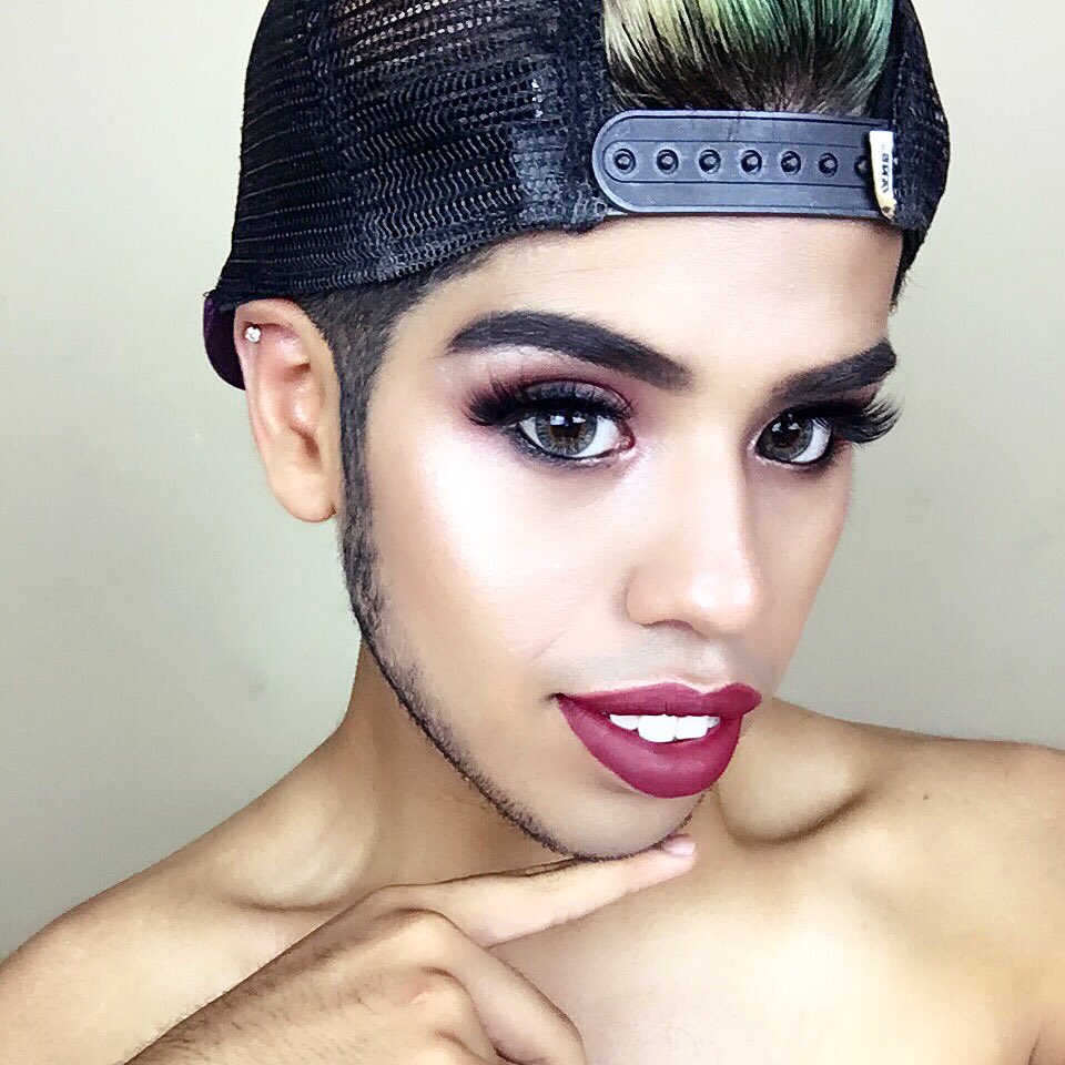 Putzzy_MoOnzter's tweet photo. Follow me on IG as putzzy_lovesyou ✨💜 I'm just a guy in the MEN IN MAKEUP community with dreams 💋💕💅🏽 https://t.co/7Yh4H7LLFG