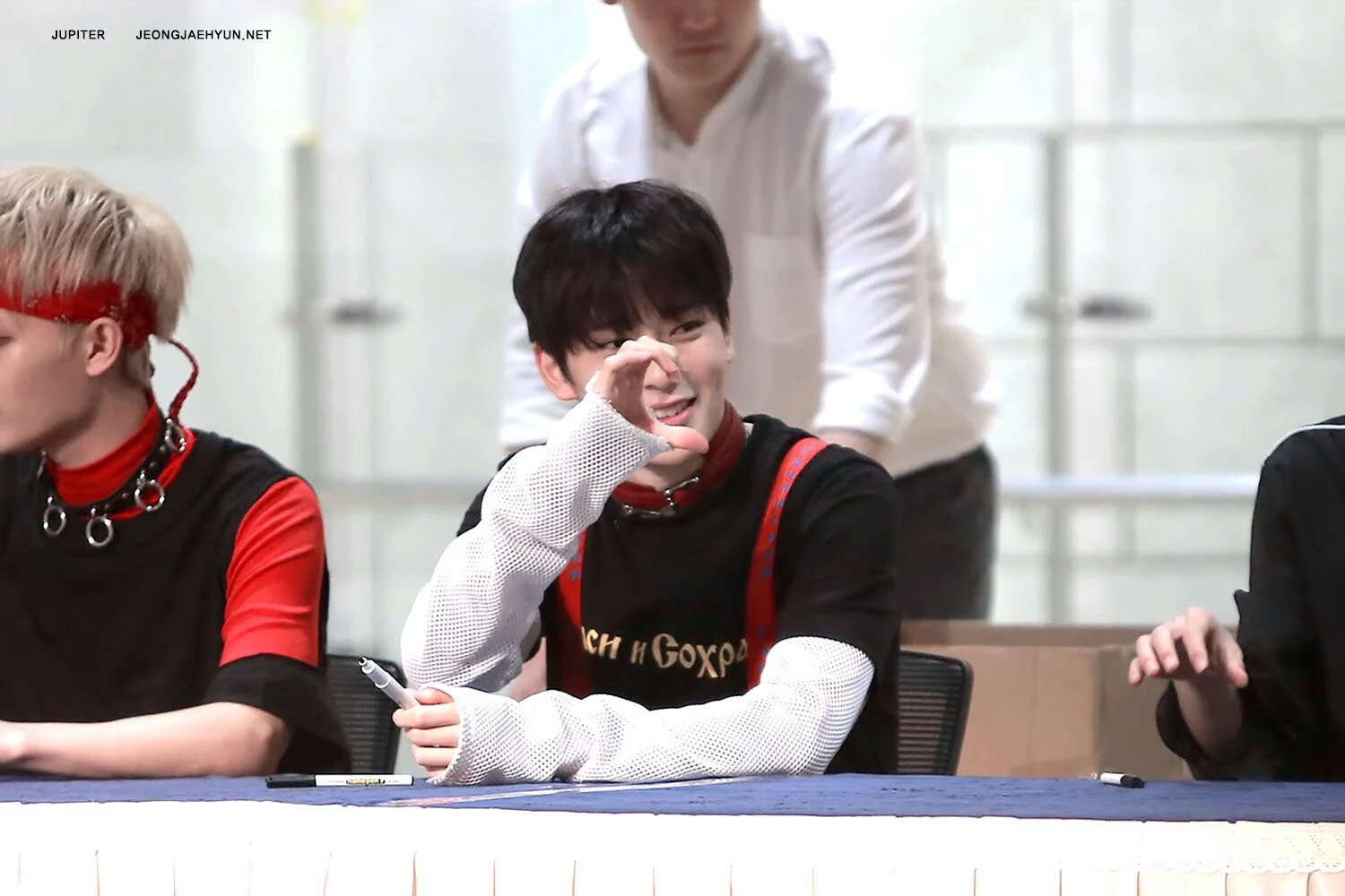 ColkDhkWgAE5OTx.jpg:orig