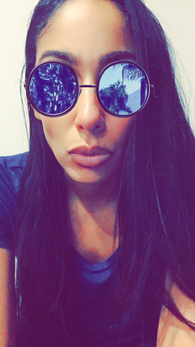 nefertitijaquez's tweet photo. Dreaming of Miami beaches! 🌊 #snapchatfilter #FridayFool #TGIF https://t.co/dpcasggPX9