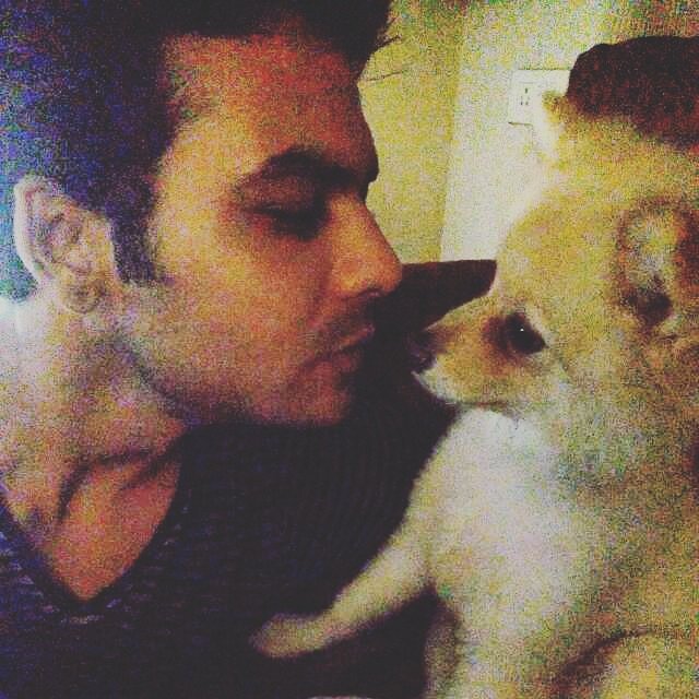 web_vishal's tweet photo. Vishal with Ashish Sharm's cutte papy #Toofan at Ashish & Archana's home #cutteness overloded https://t.co/9j2sNyr5Js