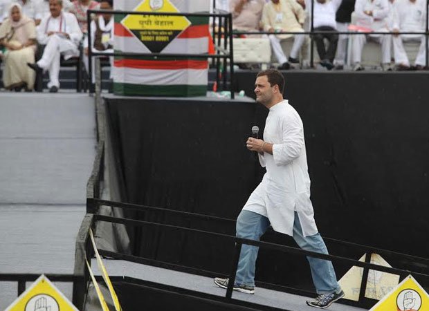 newstrackmedia's tweet photo. RaGa walks the political talk in Lucknow with PK effect
https://t.co/FX1lsSCFz8 @OfficeofRahul @INCIndia @IYC #RaGa https://t.co/46SRp6dWo8