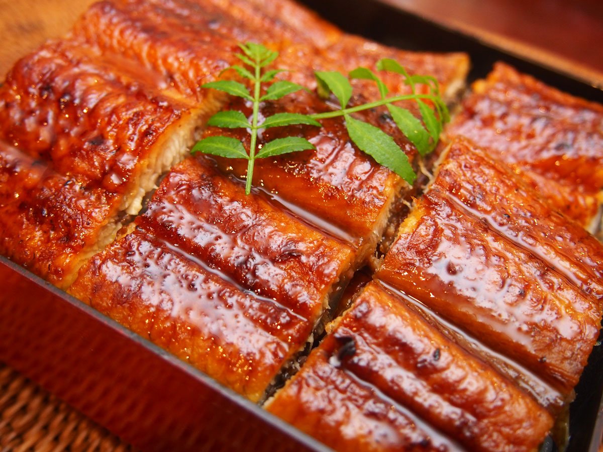 トモ ときどきカフェ 土用丑の日ということでうなぎです 市販のうなぎ をおいしく食べるには 塗ってあるタレを洗い流しアルミホイルに包んで魚焼きグリルで蒸し焼きが簡単 ホイルはくしゃっとするとくっつきません T Co Bh2eso7vvz