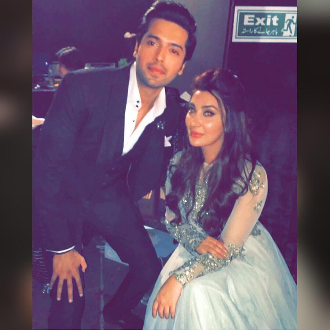 YFahadian's tweet photo. #lookingPerfect❤ #LoveYou💕 #LuxStyleAwards💞 #LuxNights👌 #LoveYouGuysSoMuch😘😘
#Enjoy💫💝💫💝
@fahadmustafa26 @sanafahd26 https://t.co/JZAGz3TzKA